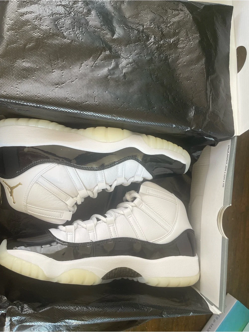 *BRAND NEW* Jordan Kids' Retro 11 White with Black Patent and Gold Jumpman